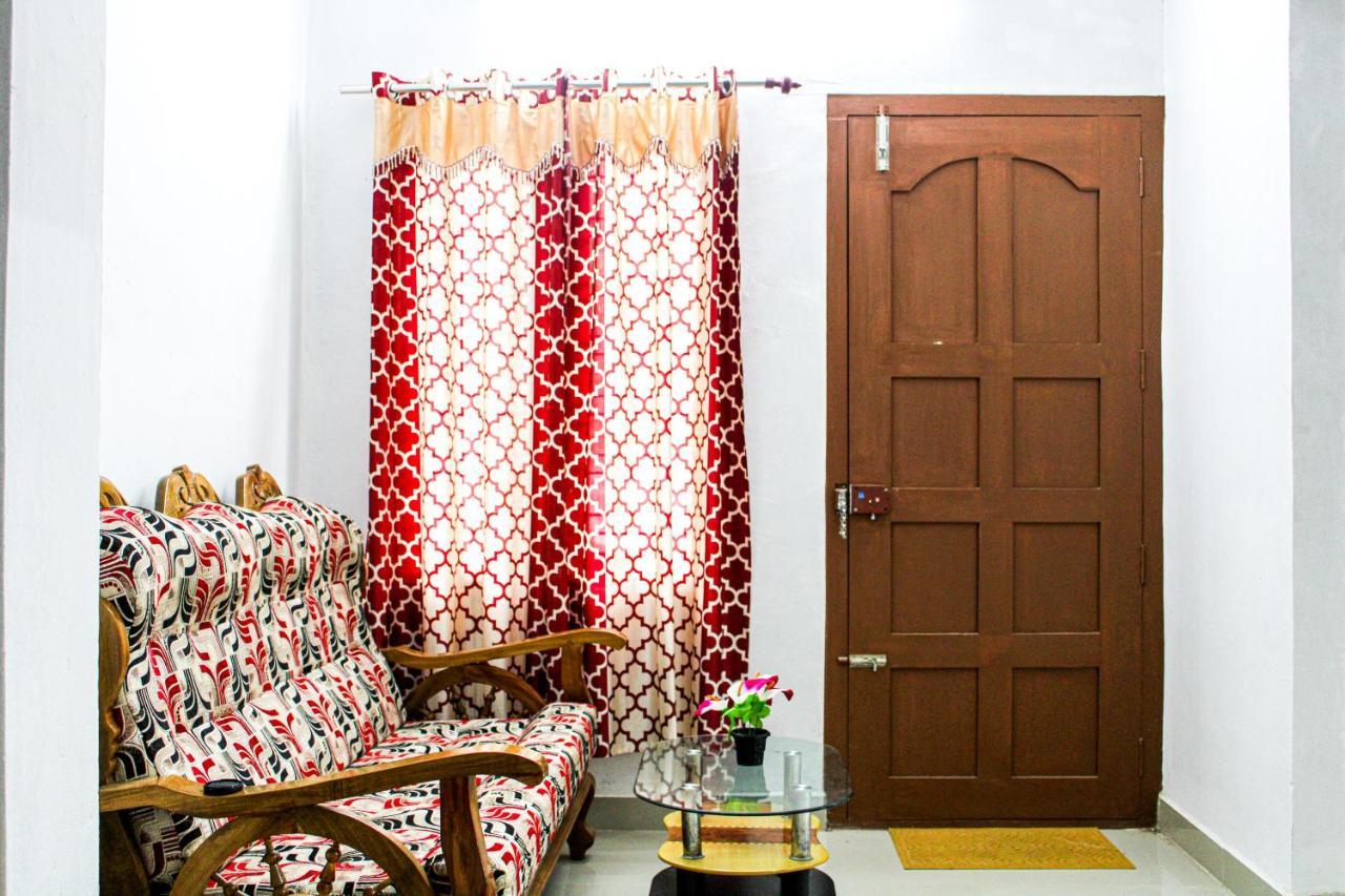Tranquil Meadows Hues Apartment Kattappana Luaran gambar