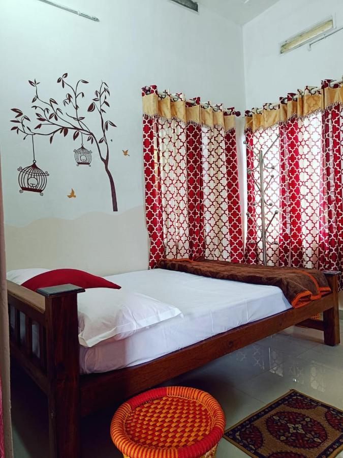 Tranquil Meadows Hues Apartment Kattappana Luaran gambar